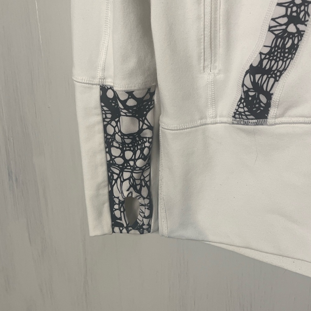 Lululemon Stride Jacket *Brushed in White/White Black Glacier Lace Size 6‎ - Picture 7 of 11